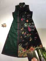  Cloud decoration totem original design womens dress hand-embroidered Beijing embroidery embroidery old satin temperament court robe