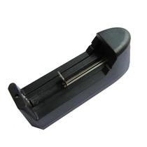 18650 lithium battery smart charger strong light flashlight direct charge plus seat charge 3 7v Universal charge