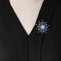 New light brooch Retro atmosphere womens jacket corsage accessories Sweater cardigan pin shawl buckle large brooch