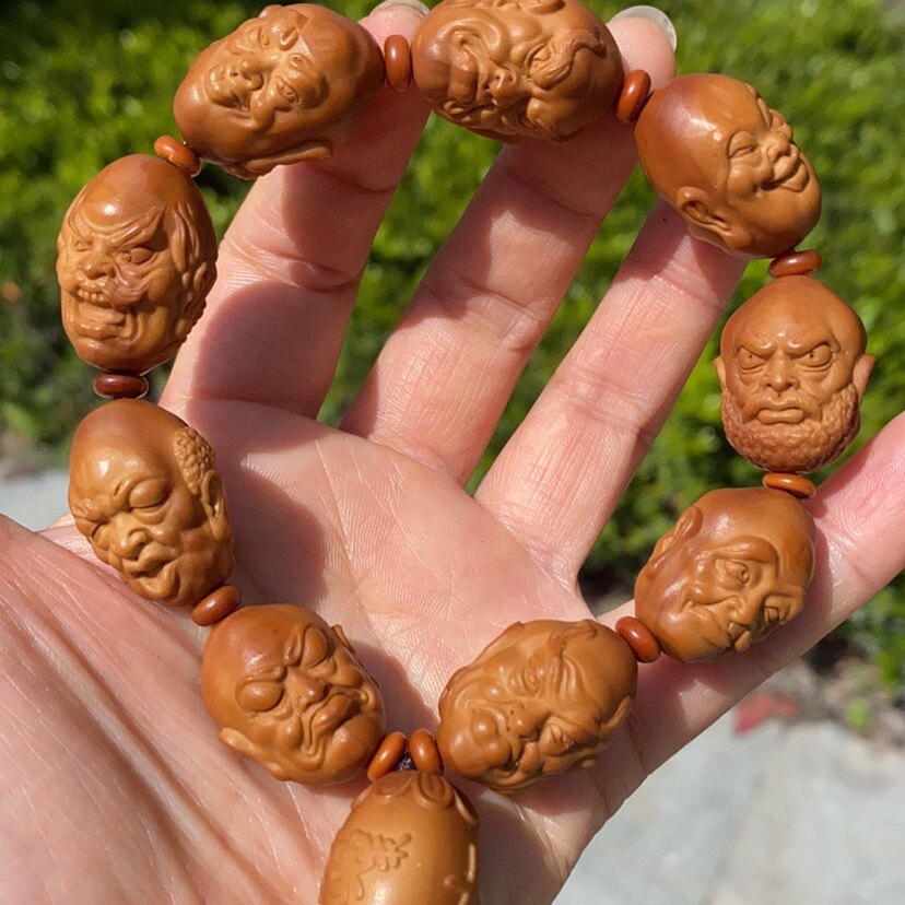 Hand-carved bracelets 1 9 olive core iron core eighteen Arhat bracelets Nangong master nuclear carving bracelets men's play
