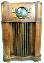 1940 Decorative Arts Antique Zenith Small Tubes Console Desktop Shortwave Radio Collection Retro