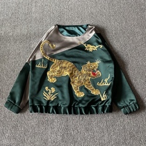 Cloud decoration totem 2021 original ethnic wind womens hand embroidered tiger casual contrast loose sweater