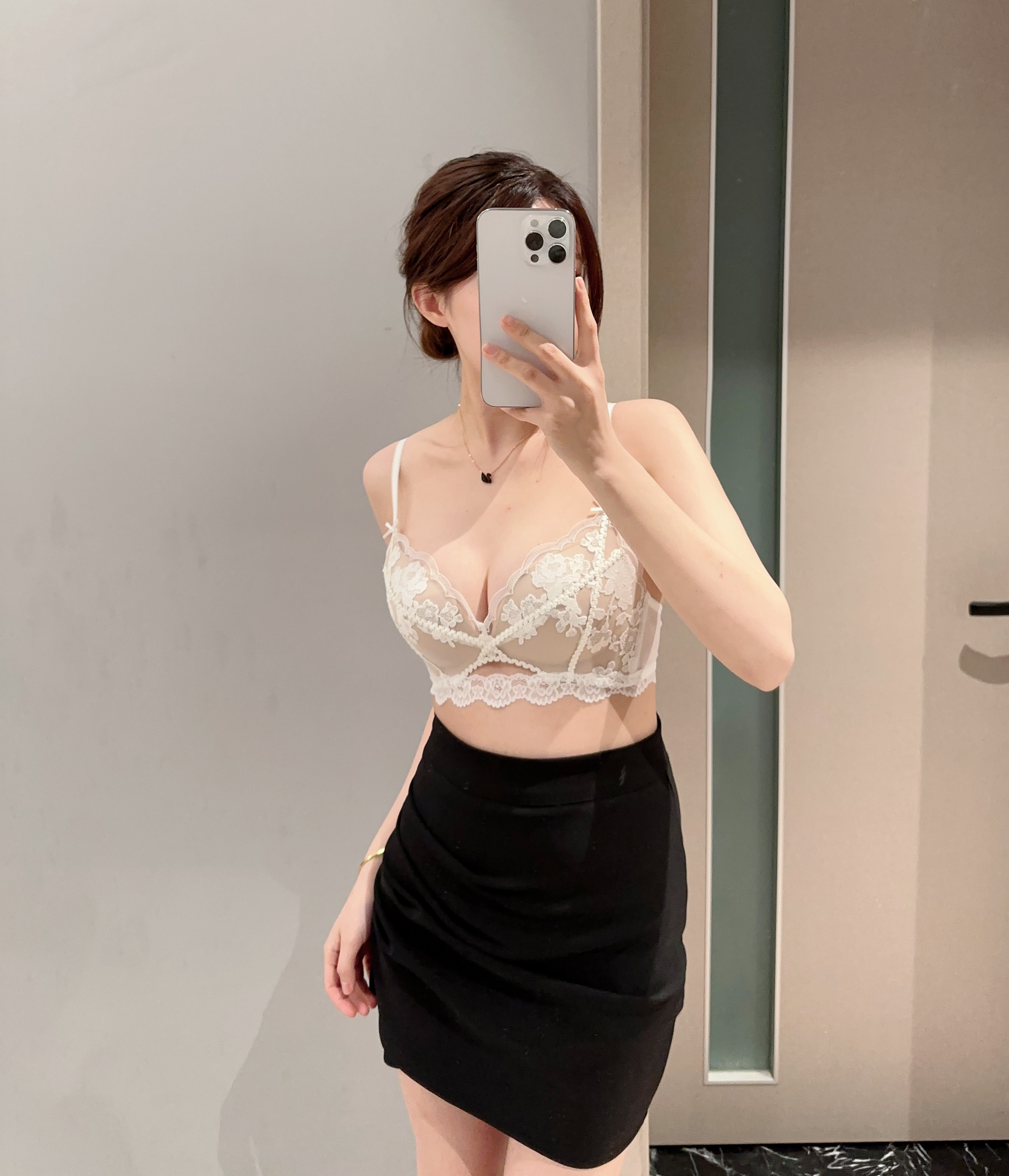 宝诗嫣法式小胸轻聚拢内衣 薄款白色蕾丝文胸 无钢圈舒适不勒 性感套装成套搭配