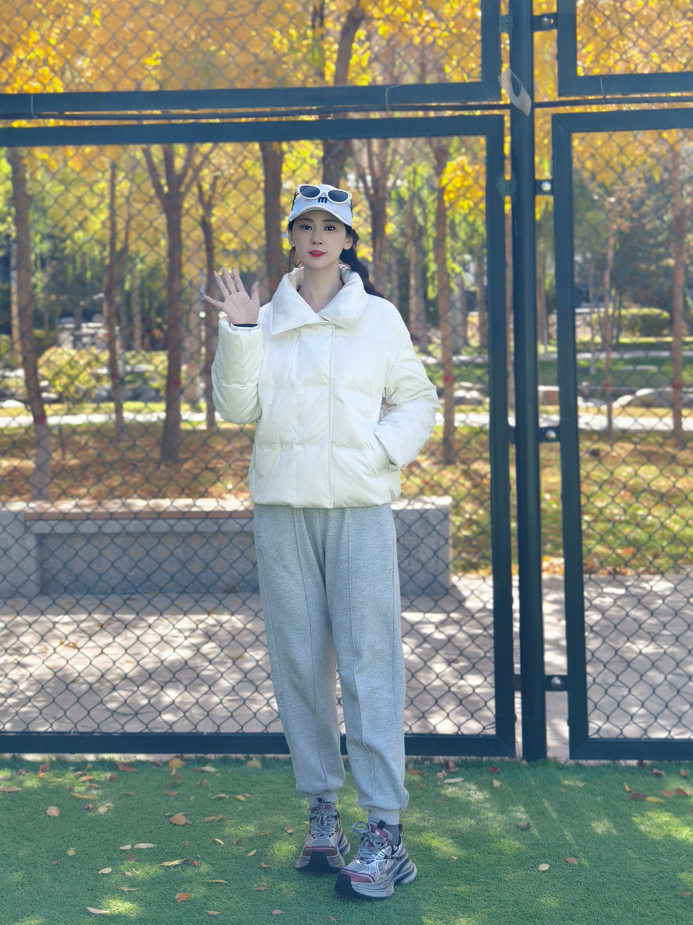 迪丽热巴同款骆驼银月老爹鞋 厚底增高拉长比例 银色系未来感十足