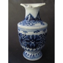 Package old antique porcelain bottles with knock-on mouth Genuine Qianlong Blue and white flower vase Folk artist