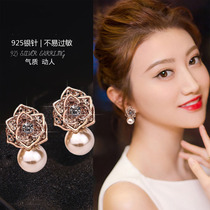 Light luxury pearl earrings retro harbor style Hepburn 2021 New Tide Net red pop earring temperament earrings earrings