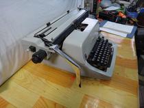 Dadang> Flying Fish Typewriter Flying Fish Large Old Typewriter (No)