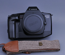 Canon EOS 650 Auto Focus Film SLR Camera Battery Feeding EF Port 620 Predecessor