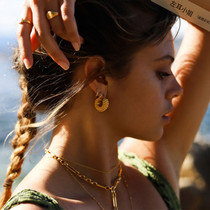 Left ear) Savi Same-style Small Crowddesign Sensation HOOP Earrings Women and America High-level Medieval Gold Plated Rhombus Earrings