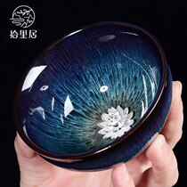 In the past the silver kiln is changed into the sky.