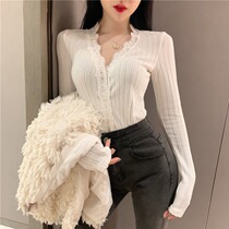 Vchy sexy lace base shirt female 2021 spring new Joker slim slim vneck stitching knit top
