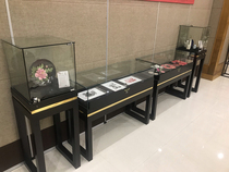 Wood paint jewelry display cabinet Jewelry store counter Transparent black display cabinet Glass cover Small jewelry commercial