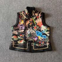 Cloud decoration totem 2021 original ethnic style womens clothing hand-embroidered rookie retro stand-up collar horse clip casual top