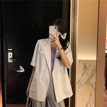 The female design of the thin white suit jacket is a sentiment of the Korean version of the mitted mesh red professional short-sleeved short suit Xia