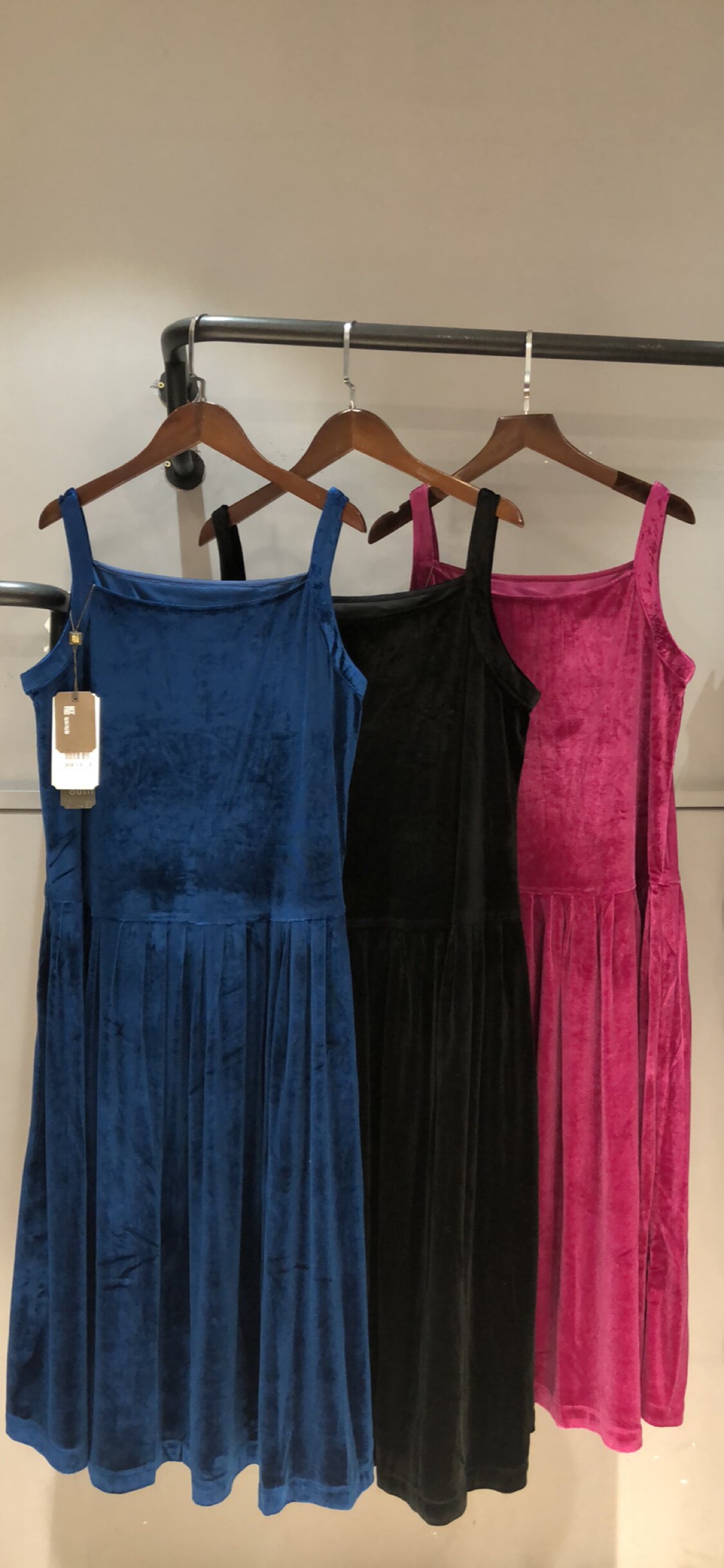 The Nauma Numb Grocery Store ~ Ancient Pedio Dress For The Good Of The Old.