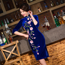 (Cheongsam clearance) Middle-aged mother luxury hand-beaded velvet wedding wedding dress