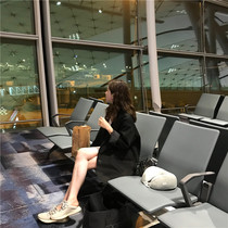 European Station Black Suit Jacket Woman 2022 Chunqiu New Web Red Lazy Breeze Korean Version Casual Loose West Suit Woman