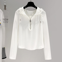 White small fragrant wind with cap short corset lady 2022 spring new body half zipped sport jacket blouse