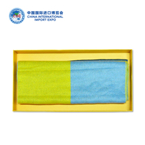 China International Import Expo Jinbao with the same scarf warm and wild into the Expo gift box