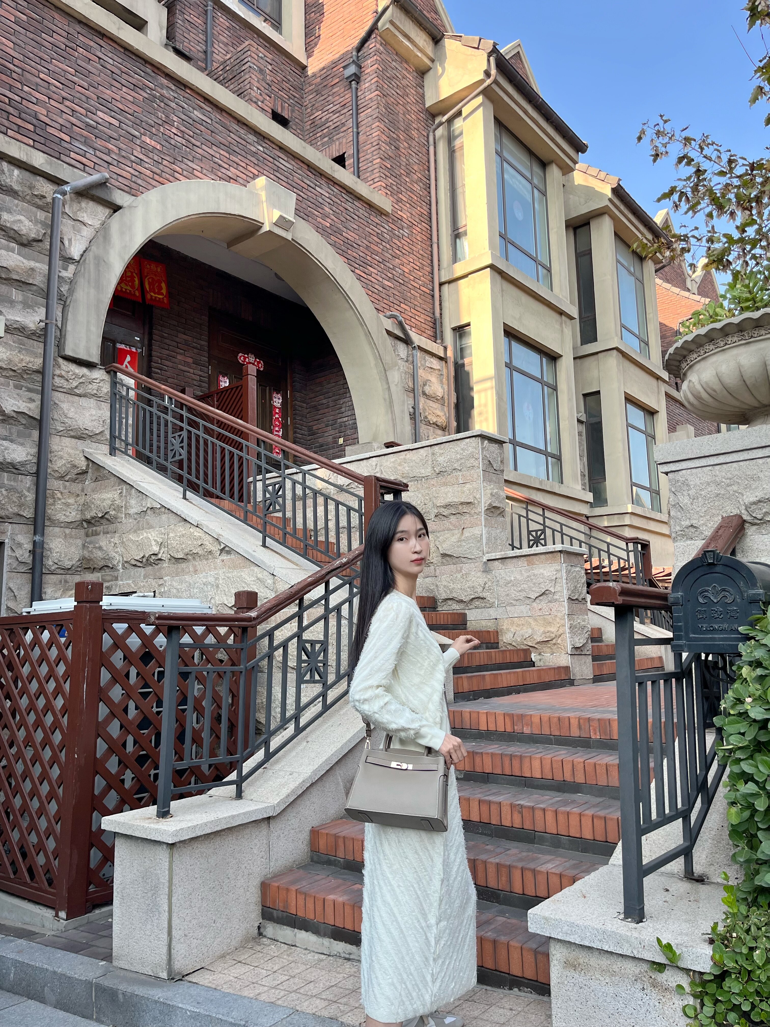 百丽鎏金岁月凯莉包 质感牛皮高级耐磨 大容量通勤 妈妈包婚包两用