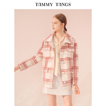(Shopping mall with the same)Sugar force winter new European and American peach pink check pearl buckle loose lapel wool coat female