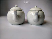 (Supreme Room) Ping An Zhuquan made a pair of white porcelain emergency beards (defects when burning the kiln)