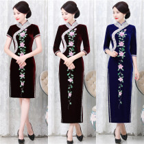 Wedding mom Cheongsam dress vintage handmade beaded sequins gold velvet long section middle-aged performance suit for women
