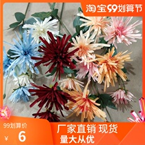 Crab claws chrysanthemum simulation flower Zou Ju wedding hotel wedding hall flower art Road lead flower arrangement background wall needle cushion chrysanthemum gerbera Gerbera