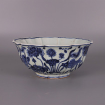 Porcelain crafts ornaments blue and white porcelain fish algae pattern bowl Jingdezhen antique living room decoration Ming Xuande year Collection