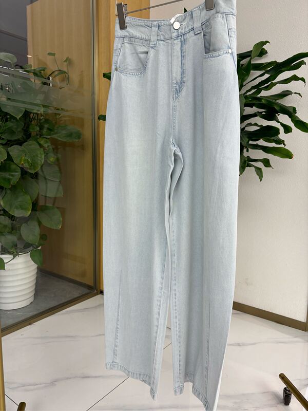 (Originally Sold for over 400) Luxury Imported 100% Tencel Jeans 85356