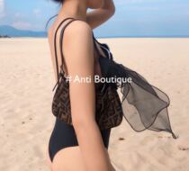 (ANTI)Niche retro swimsuit female ins wind hot spring one-piece swimsuit simple small mood