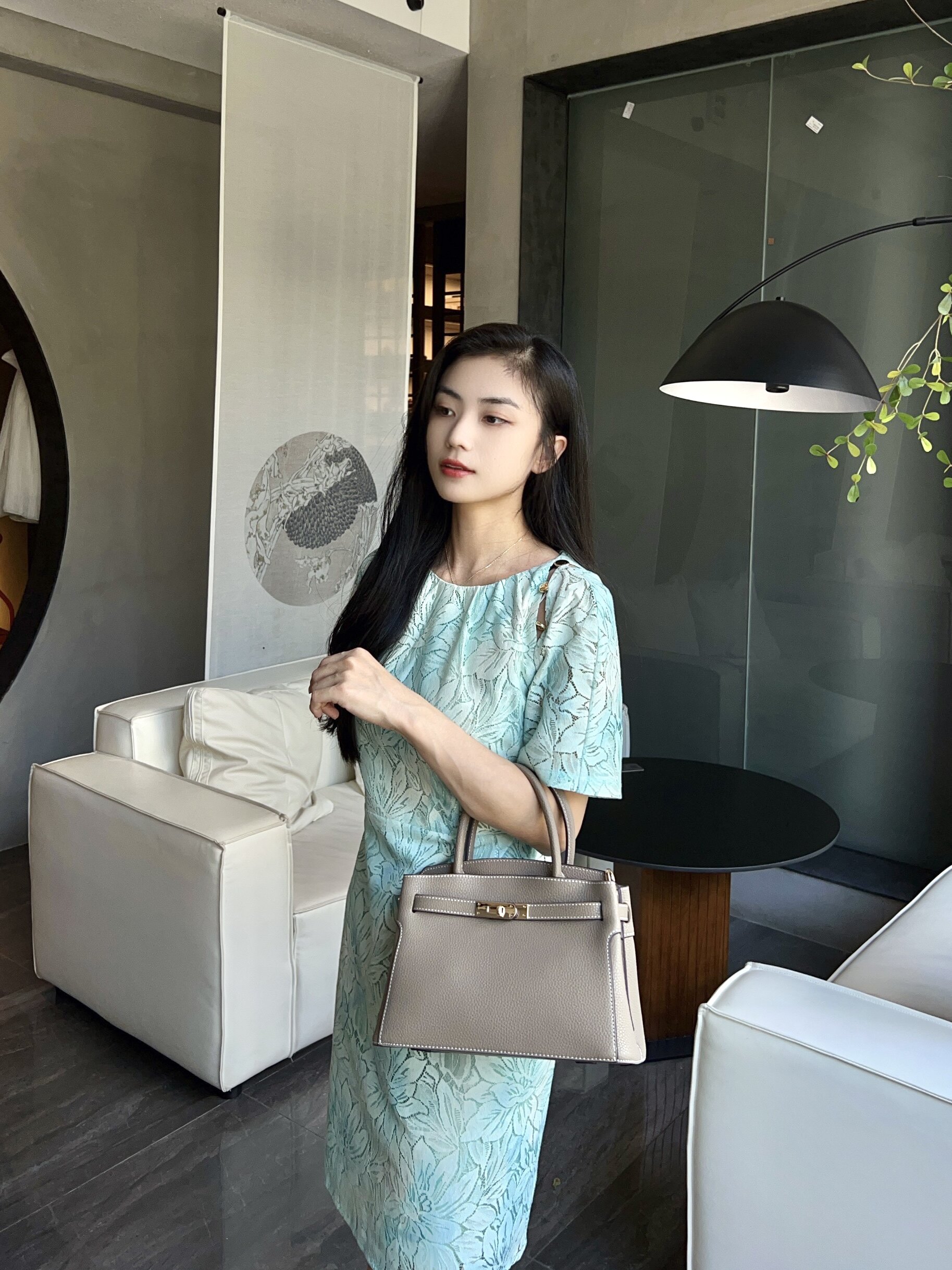 百丽鎏金岁月凯莉包 质感牛皮高级耐磨 大容量通勤 妈妈包婚包两用