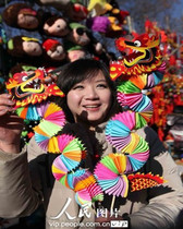 Spring Festival childrens small dragon lion dance decoration Chinese style characteristic traditional shooting props New year decoration toy gift