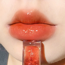 Flashing lips and honey beads with flashing lips glazed glass lips to keep your lips wet and moisturize female students