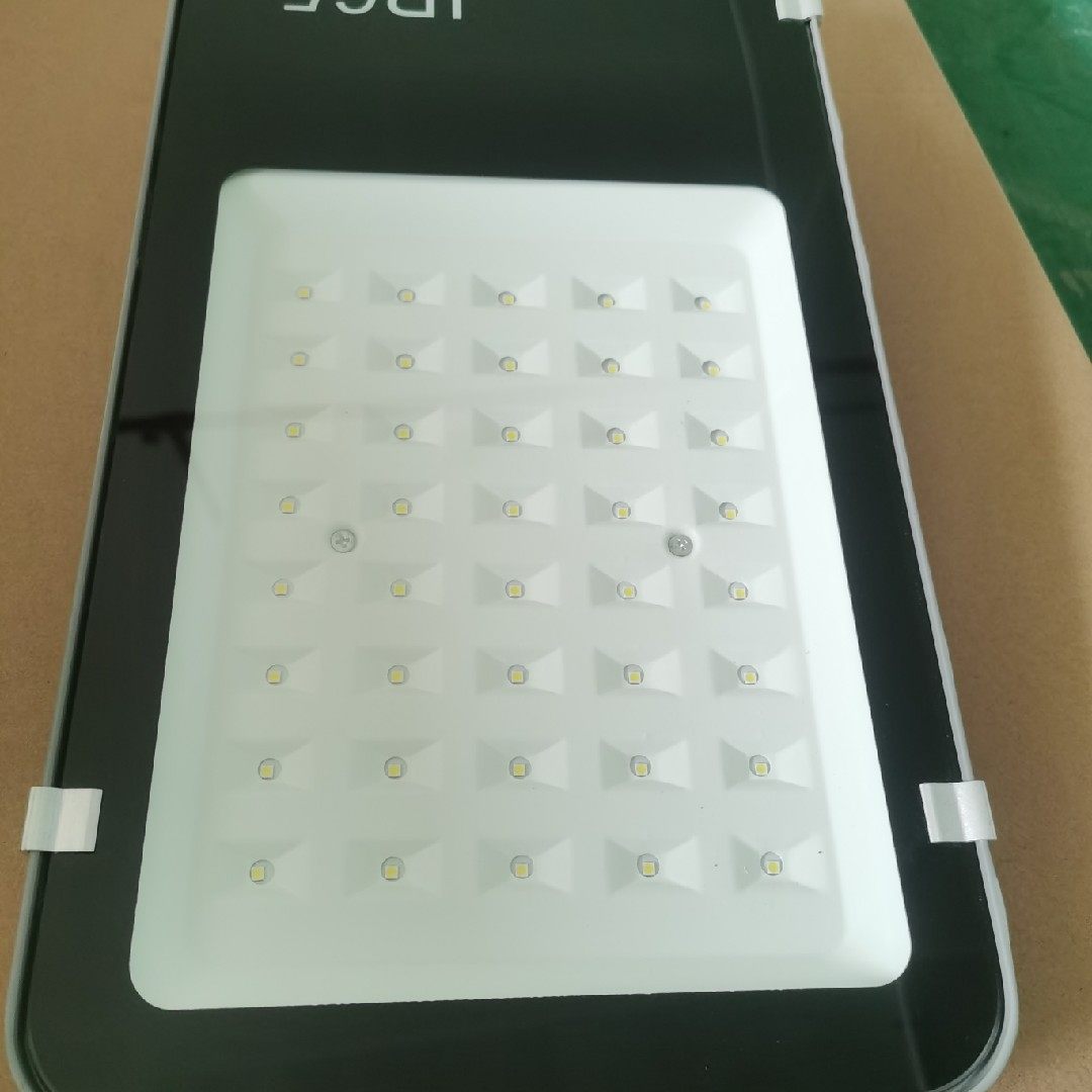 High light transmittance of high luminous light transmittance of new rural solar street light light light light source