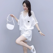 Xun Shi shore leisure clothing 2021 new pure and beautiful Korean version of fashion casual wild stitching shorts two-piece set