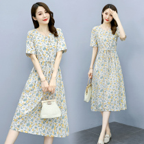 Four seasons of green womens clothing new Hangzhou 2022 Summer V collar salt can be sweetened cotton linen clothes with a light and gentle breeze