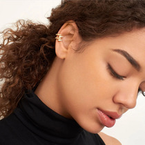 Left ear) stacked with good-looking U-shaped ear clip European and American niche design INS micro-inlaid zircon ear clip couples without ear hole