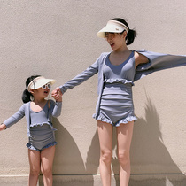 Parent-child swimsuit female mother and daughter new childrens long-sleeved sunscreen swimsuit Mother and daughter swimsuit Seaside vacation sunscreen parent-child outfit