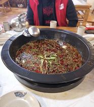 Fish hot pot pot American frog fish head large pot Fat intestine fish special pot deepening iron pot non-stick enamel enamel boiled fish pot