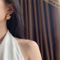 Retro Folds Leaves Earrings Female and American Niche Personality Gold Plated Earrings INS texture Baroque pearl earrings