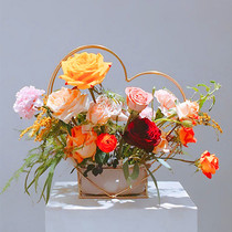 Golden Iron Art Inserted Flower Shelf Hand Flower Basket Wedding festivities Flowers Flowerpots Creative Geometric Metal Floral