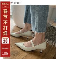 One-word buckle single shoes 2020 spring mid-heel low-heel gentle Mary Jane shoes womens retro small high-heeled pointed-toed fairy shoes