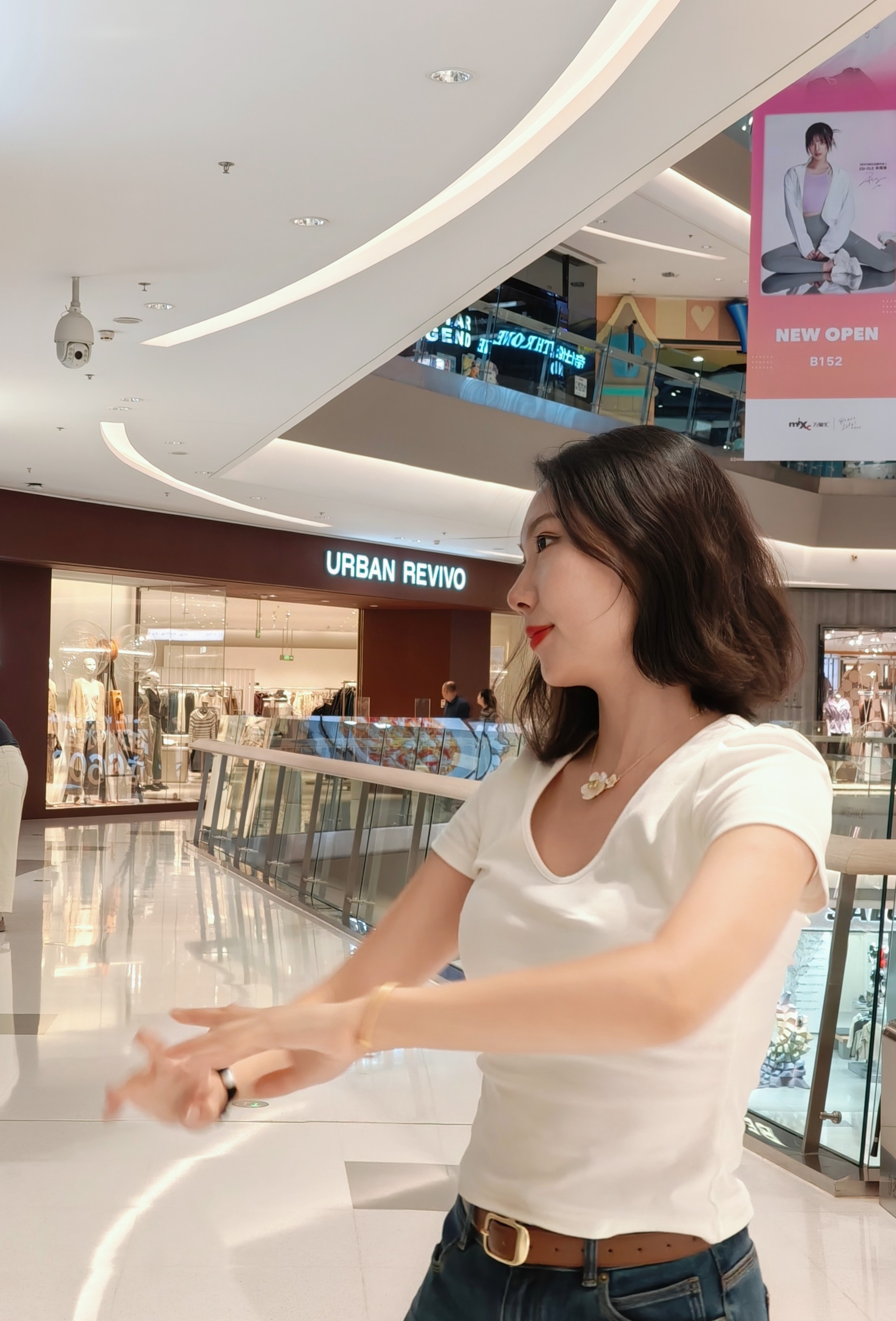 伊芙丽镇店春夏爆款 高腰设计拉长比例 弹力舒适不勒腿 朱珠代言