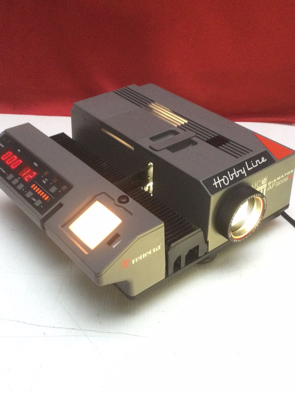 Huida Reflecta Af2008Ir Slide Projector, Wired Control for Film Changing, Automatic Timed Film Changing, Film Viewing Function Huida Reflecta Af2008Ir Slide Projector, Wired Control for Film Changing, Automatic Timed Film Changing, Film Viewing Function