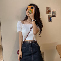  French niche mind short one-shoulder knitted bottoming shirt womens 2019 autumn vertical stripe short-sleeved wooden ear top