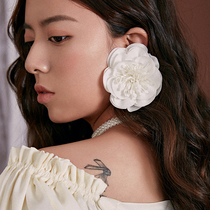 DARKNESS LAB original niche design sense Japanese retro style exaggerated flower cold stud earrings temperament earrings