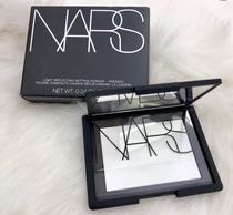 Macau NARS NARS Nasi naked light transparent color honey powder cake make-up long-lasting oil control brightening 7g