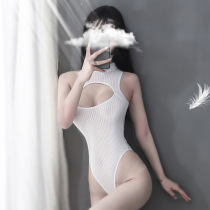 The clothes that are worn cannot pass out the door the clothes that are convenient to beat the wild kittens the princess honeypeach small short skirt tight.