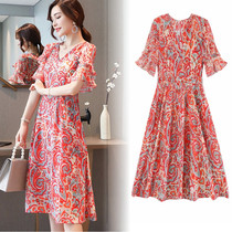 Floral chiffon dress 2020 summer new V-neck feminine slim temperament thin popular outfit